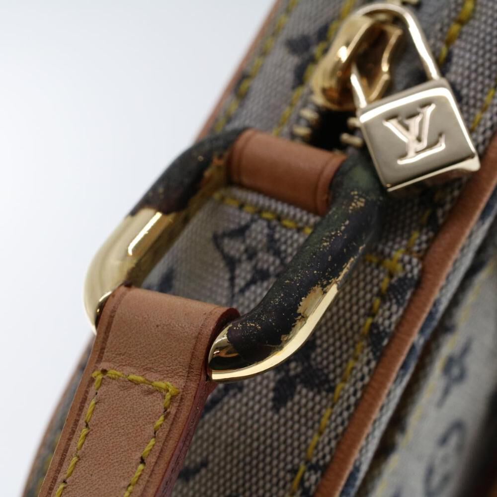 Louis Vuitton Shoulder Bags