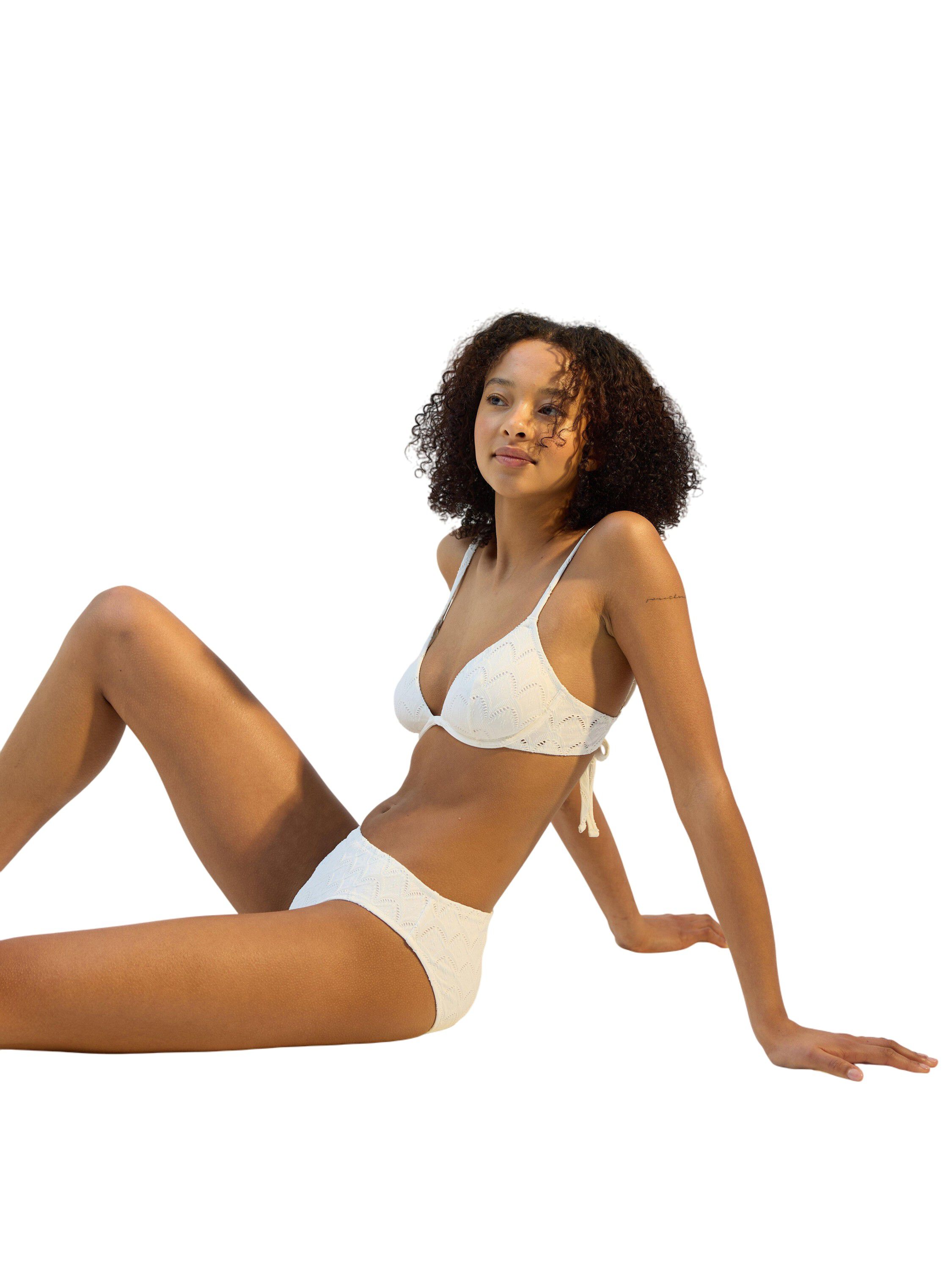 Uvatteret bikini-bh med broderi