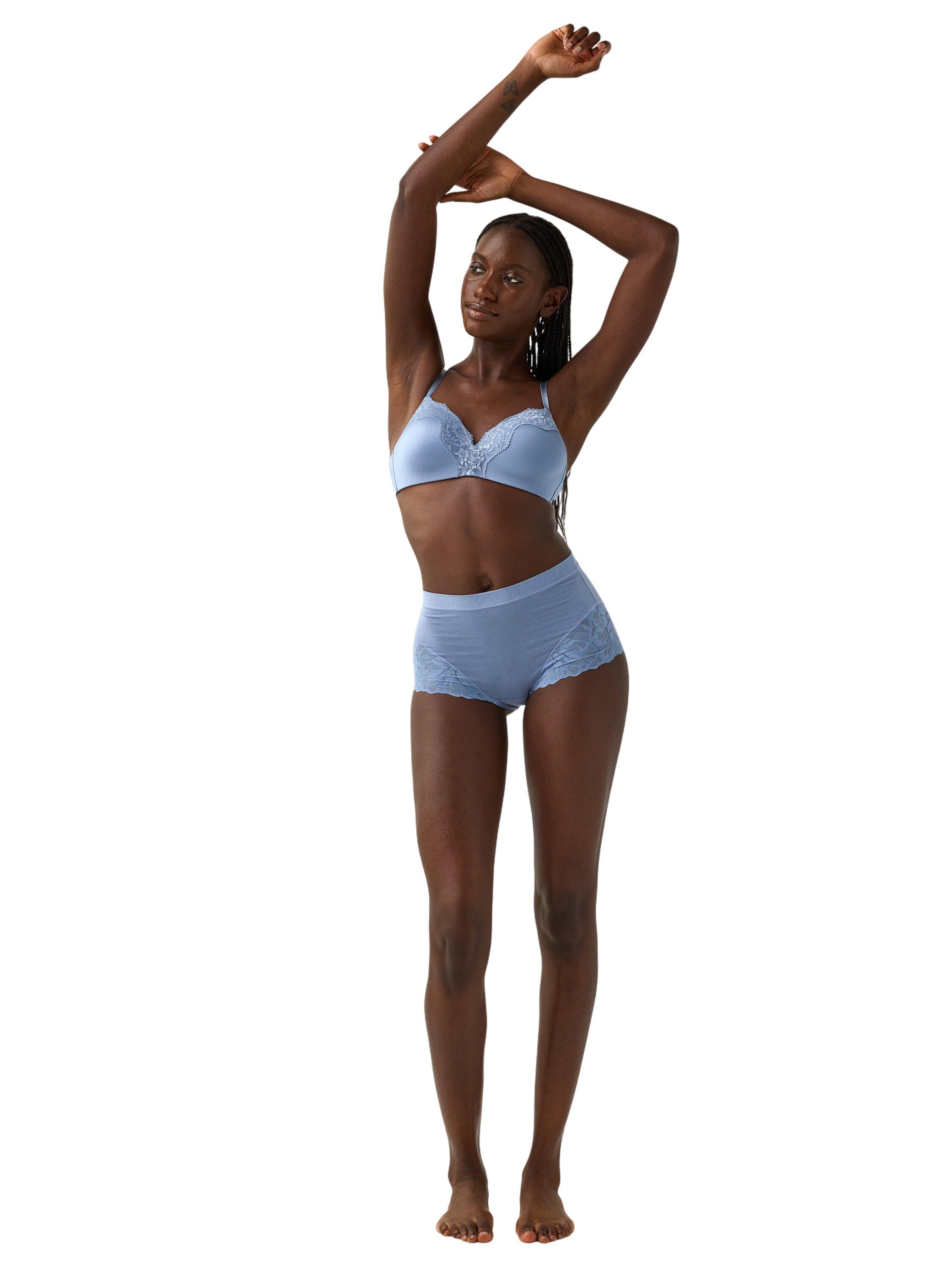 Comfy briefs with cotton feel and s