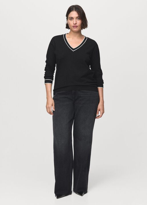 Contrasting V-neck sweater