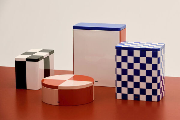 Tin Container-Round-Red and soft pi