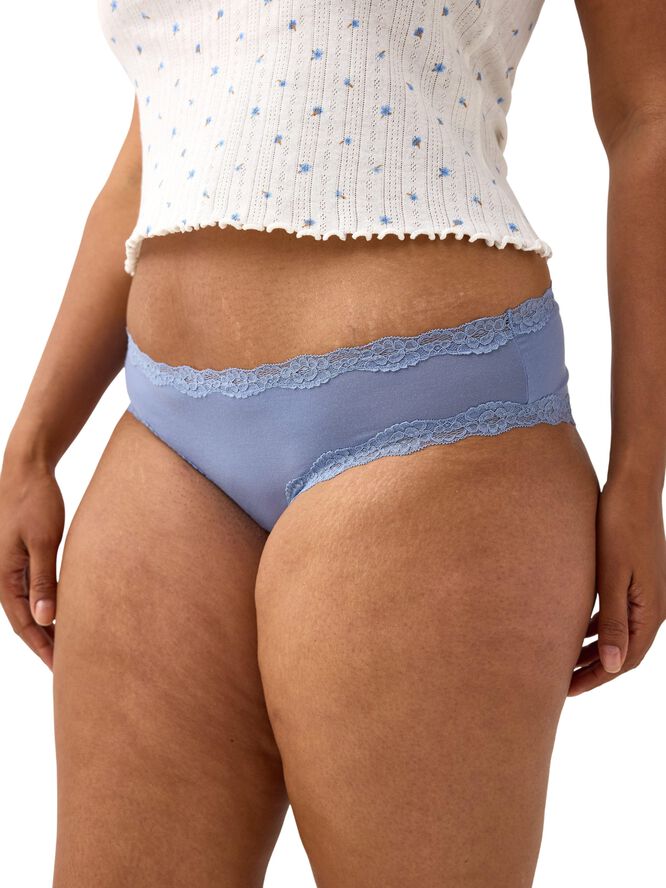Brazilian cut briefs with low waist