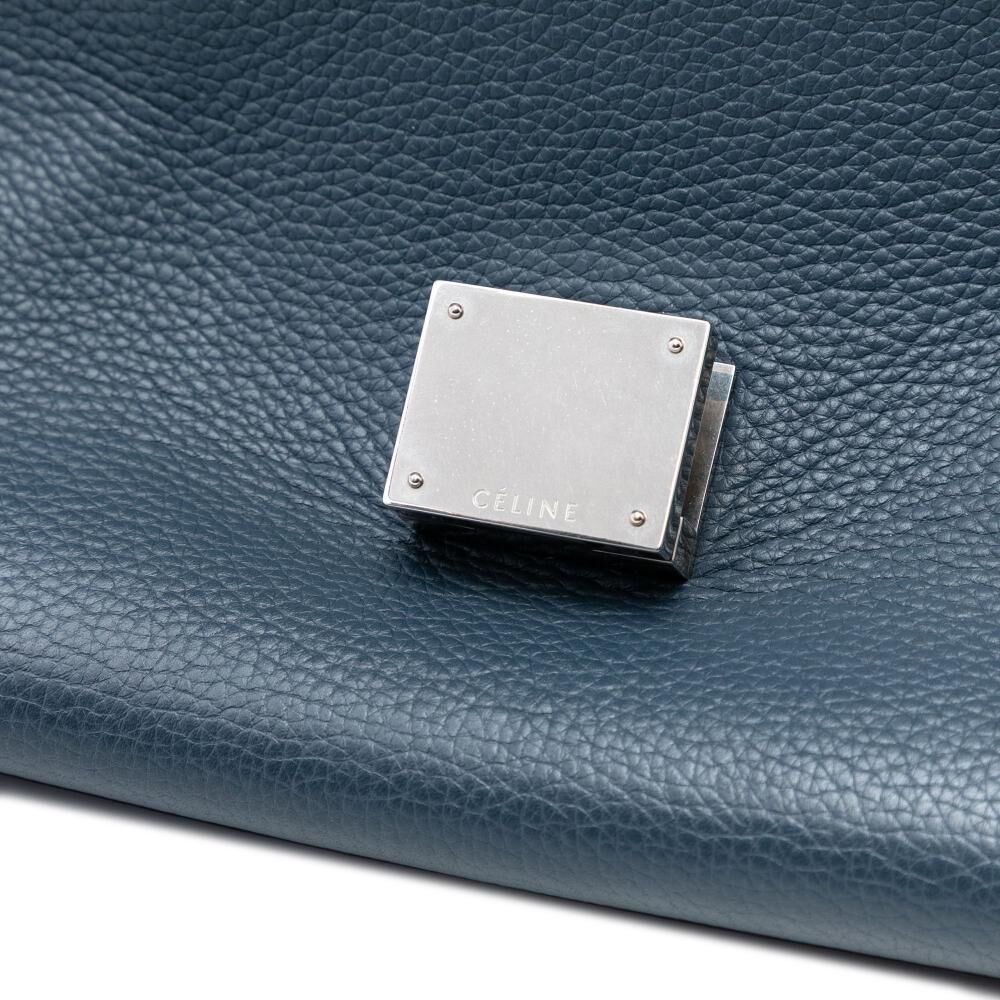 C&eacute;line Trapeze