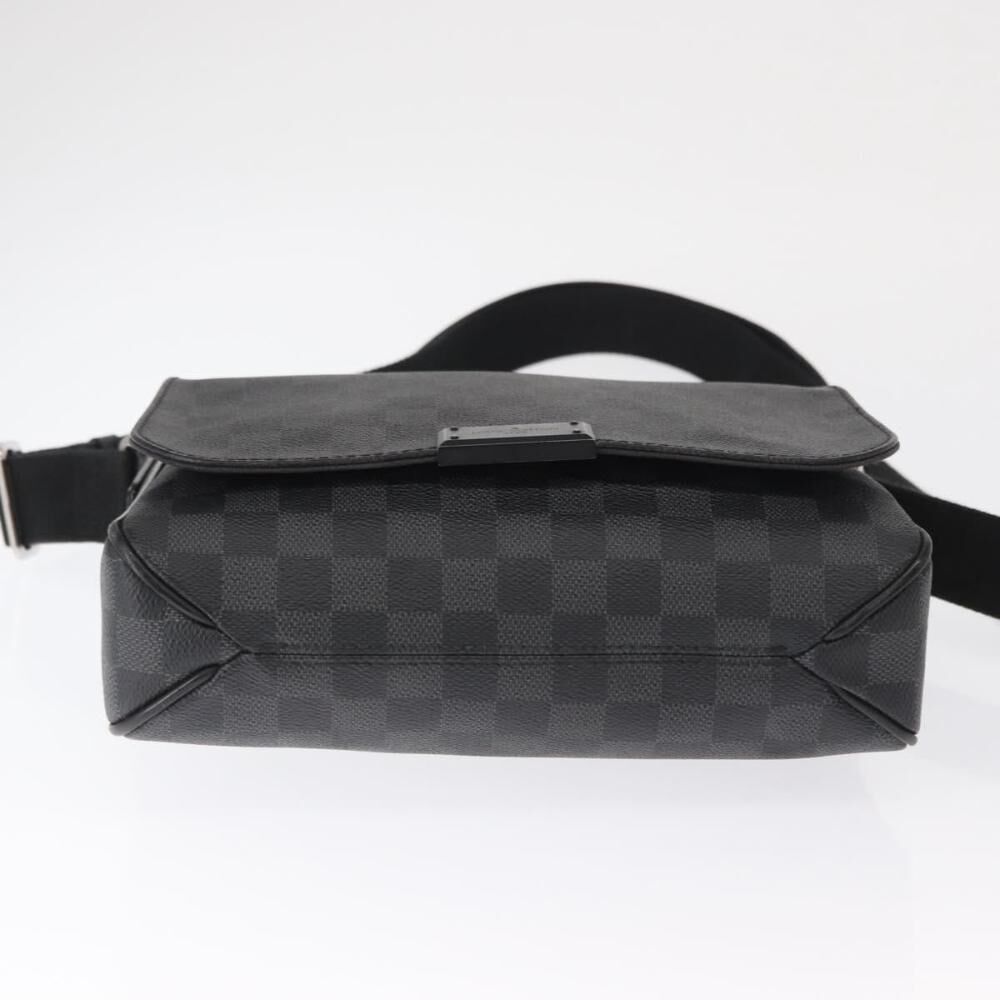 Louis Vuitton Shoulder Bags