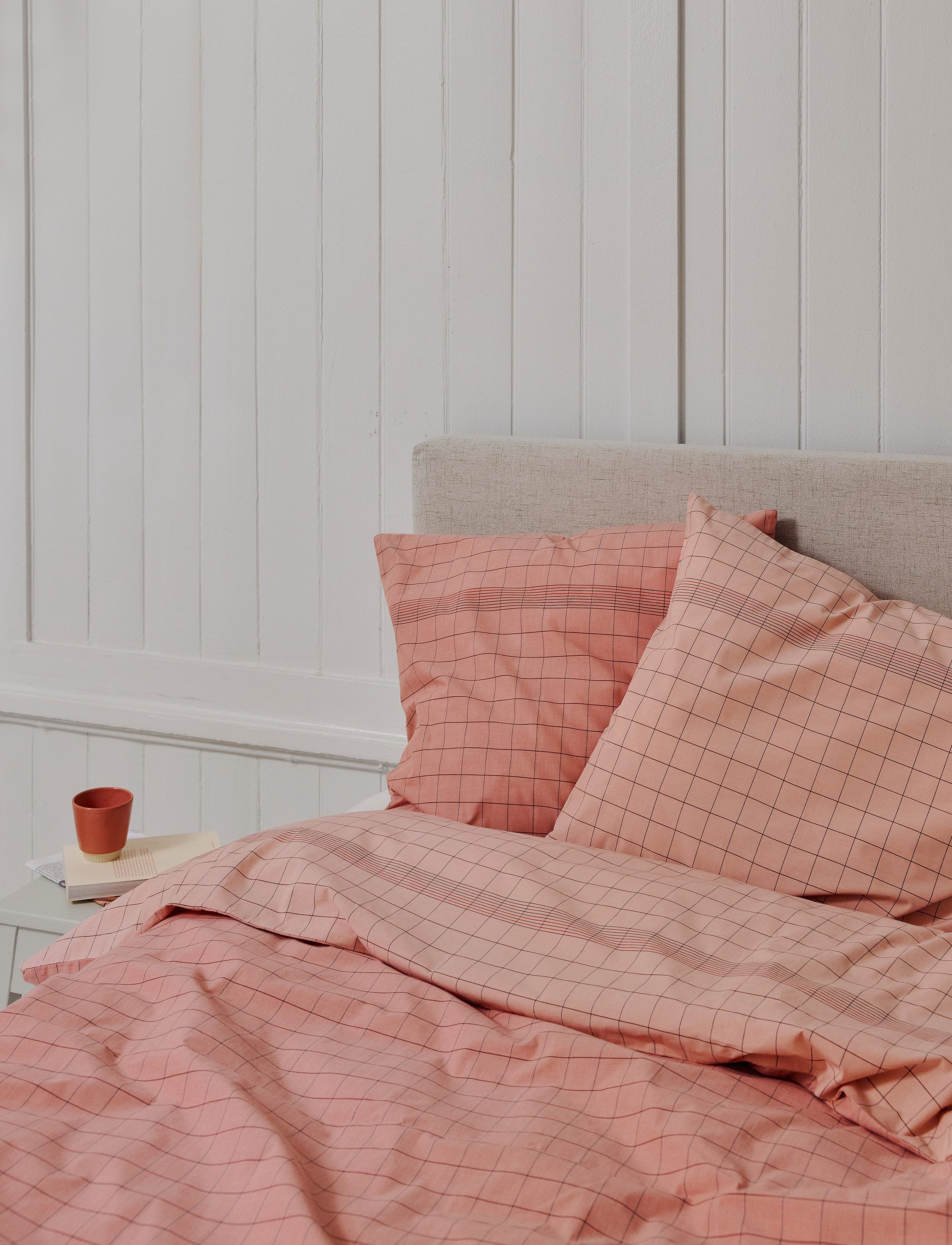 Vibeke Klint s&auml;ngkl&auml;der 140x220 cm/50x70 cm red