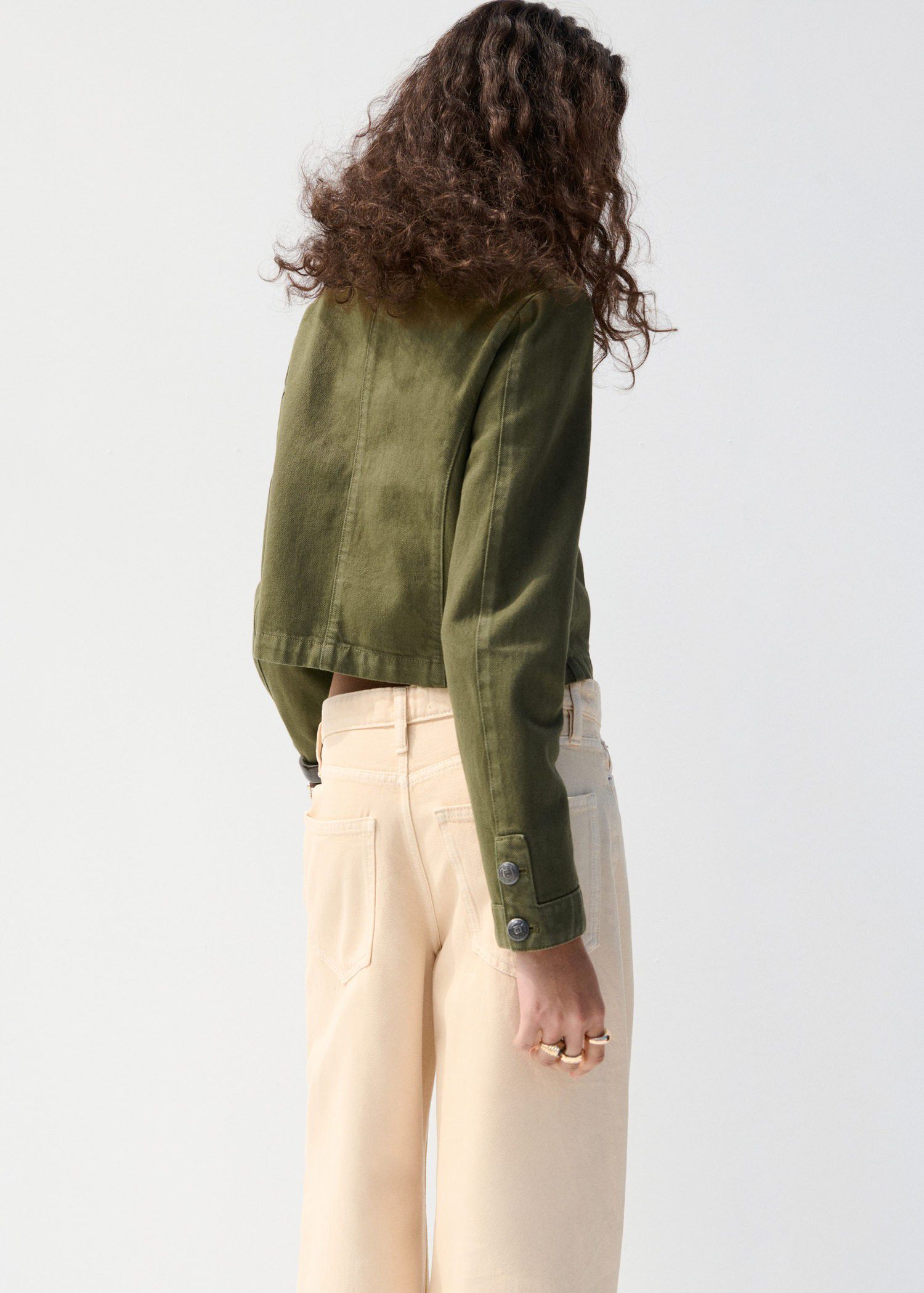 Fitted jacket with band collar
