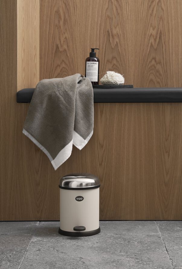 Vipp12 bin
