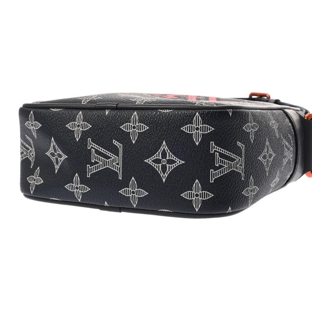 Louis Vuitton Shoulder Bags