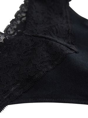 Myk tanga med blonder og lav midje.