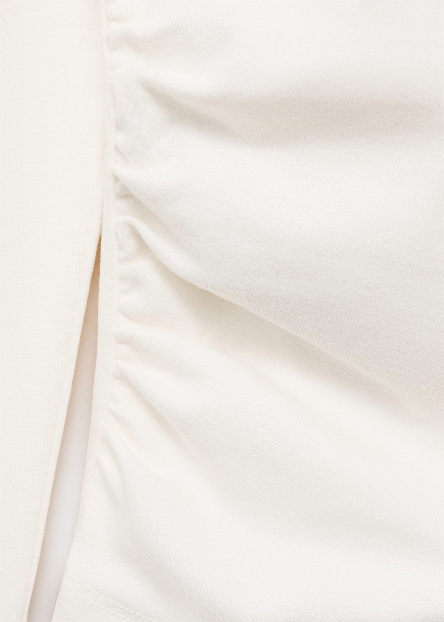 Long sleeve t-shirt with asymmetric