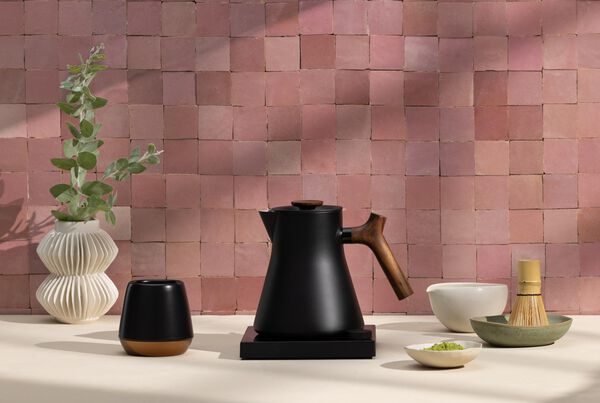 Corvo EKG Pro 0. 9L Matte Black + Walnut Handle