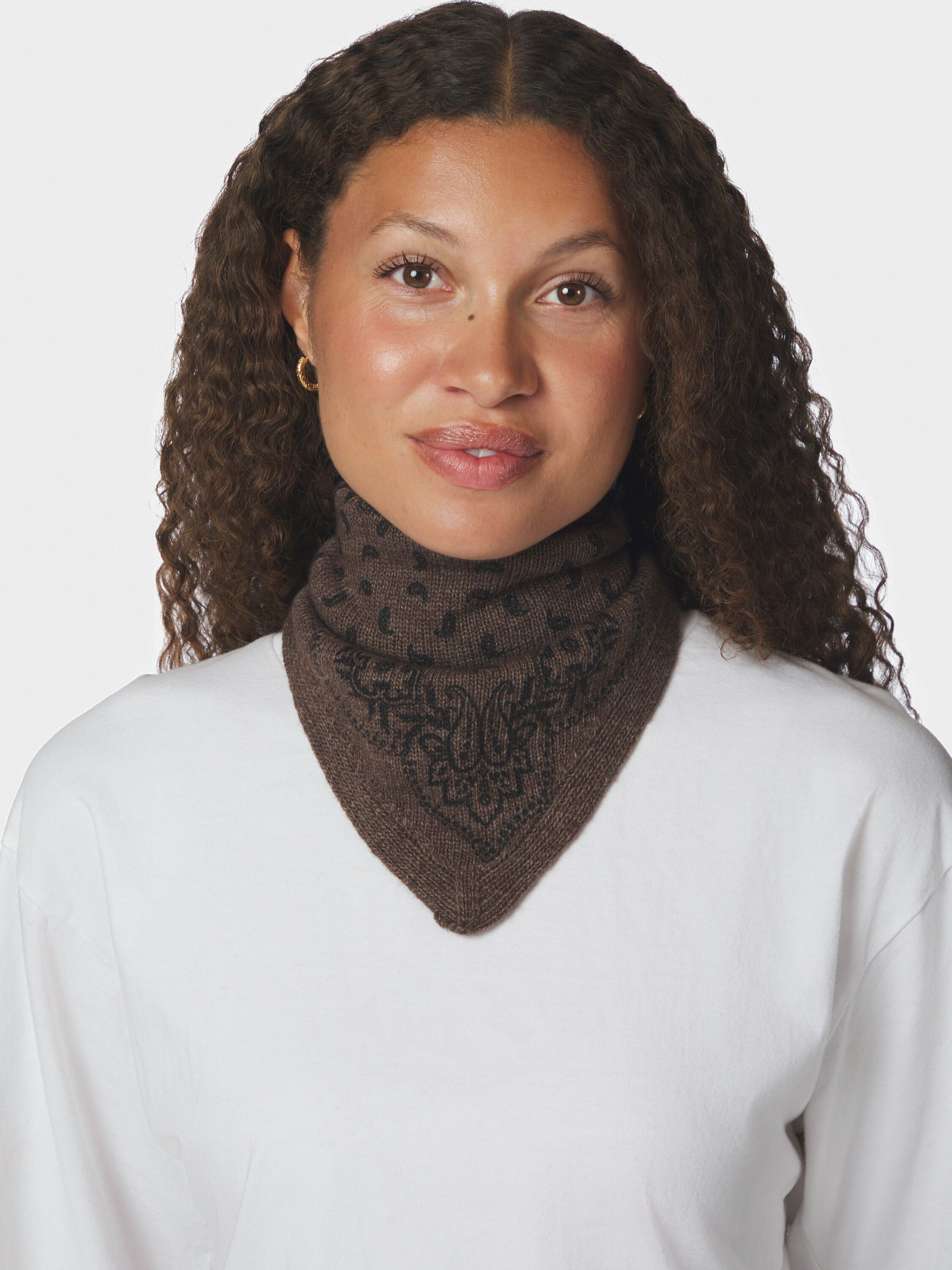 Ariya Paisley Knit Scarf