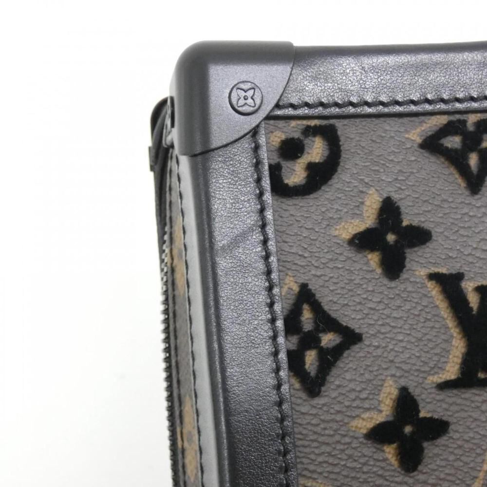 Louis Vuitton Shoulder Bags