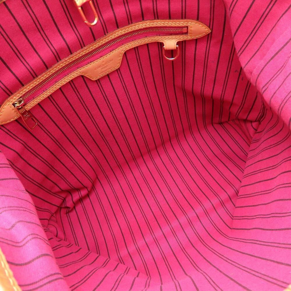 Louis Vuitton Shoulder Bags