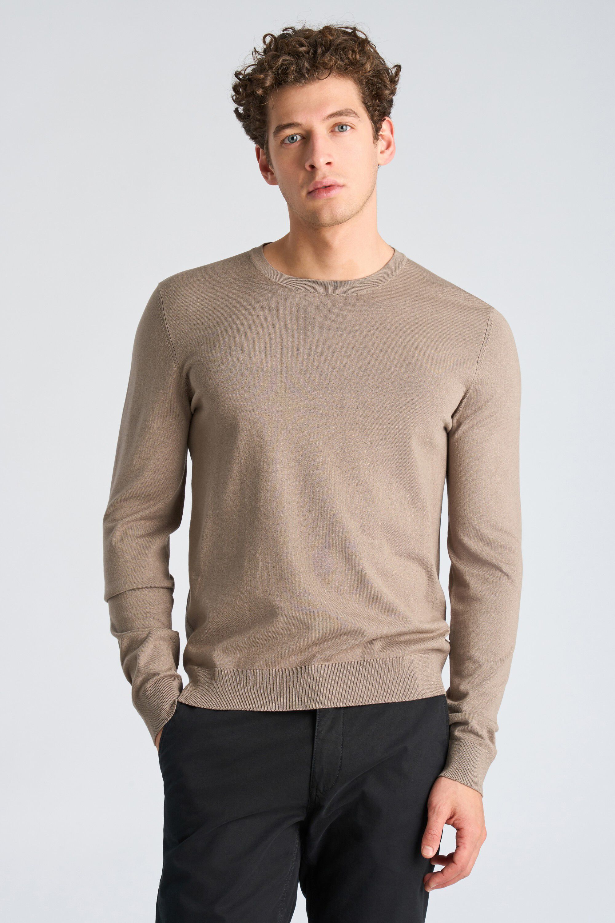Soft viscose blend o-neck knit