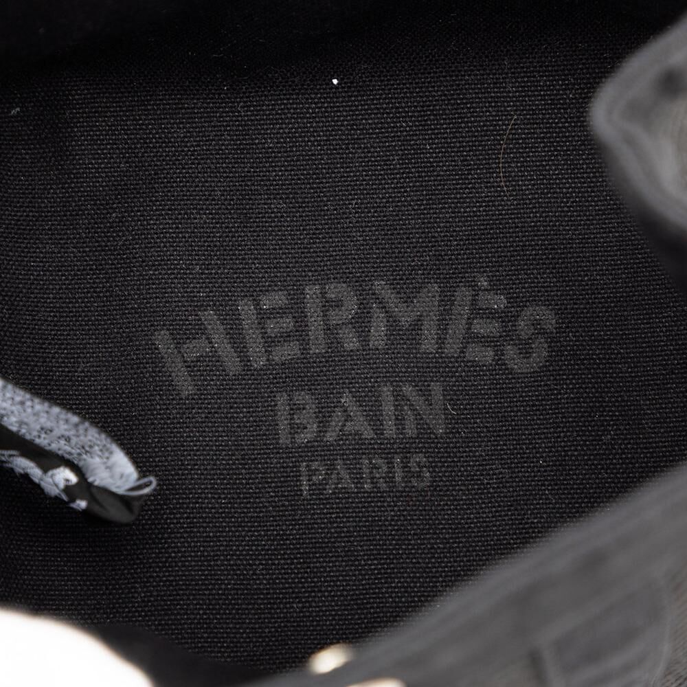 Herm&egrave;s Pouch