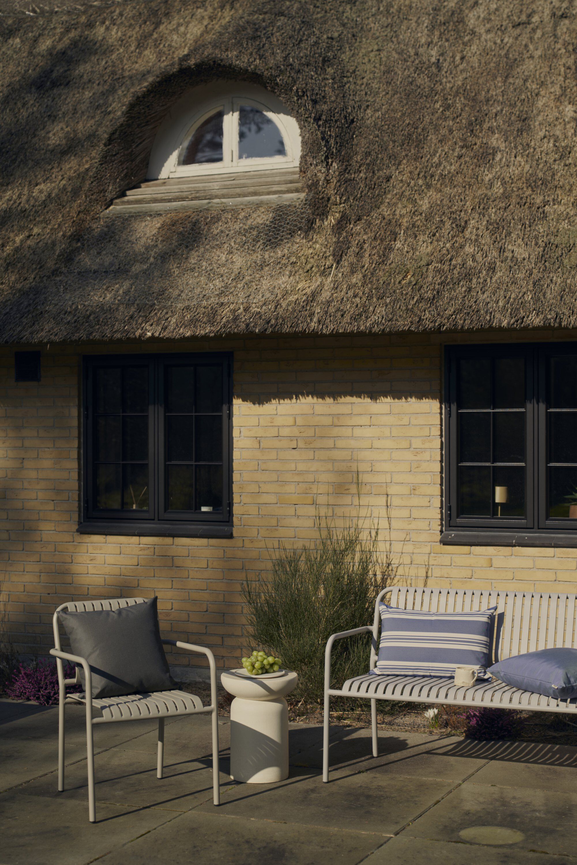 Fossflakes utomhuskudde 50x50 cm. Antracitgr&aring;