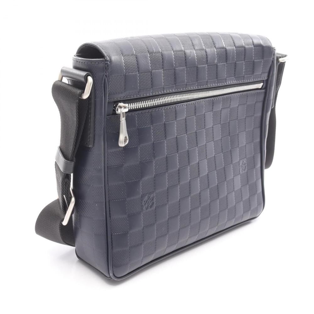 Louis Vuitton District