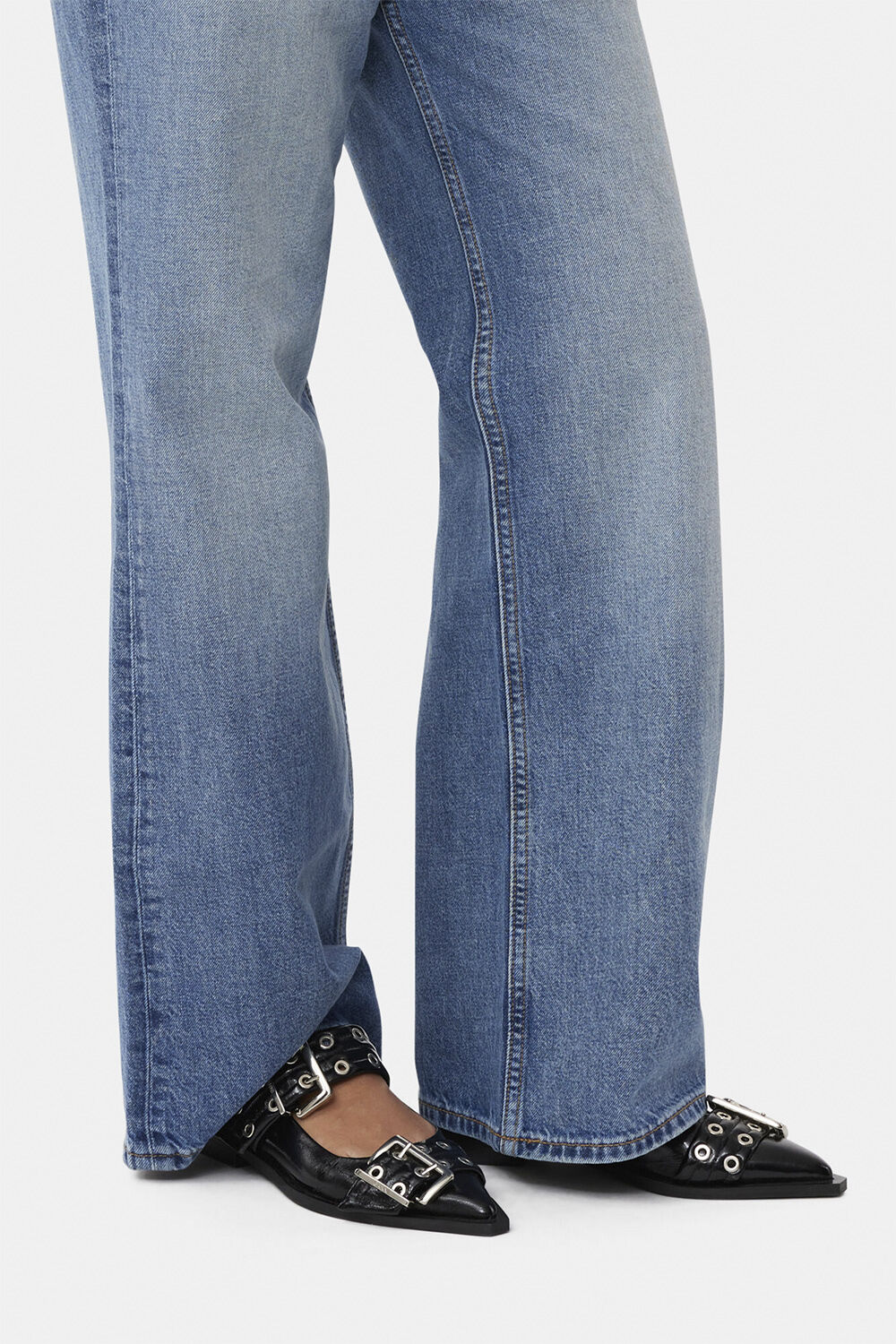 Feminine Buckle Ballerina Naplack