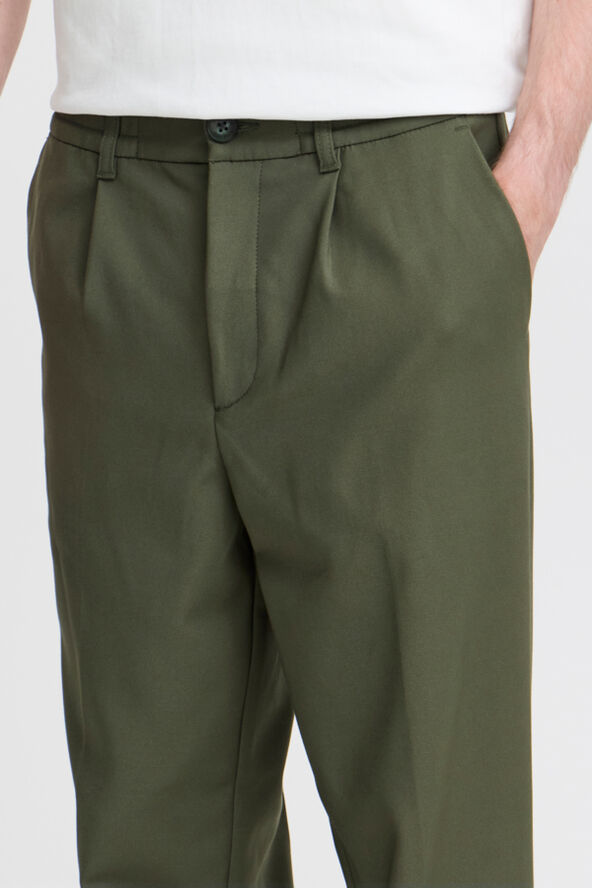 CFMARC performance pants with pleat