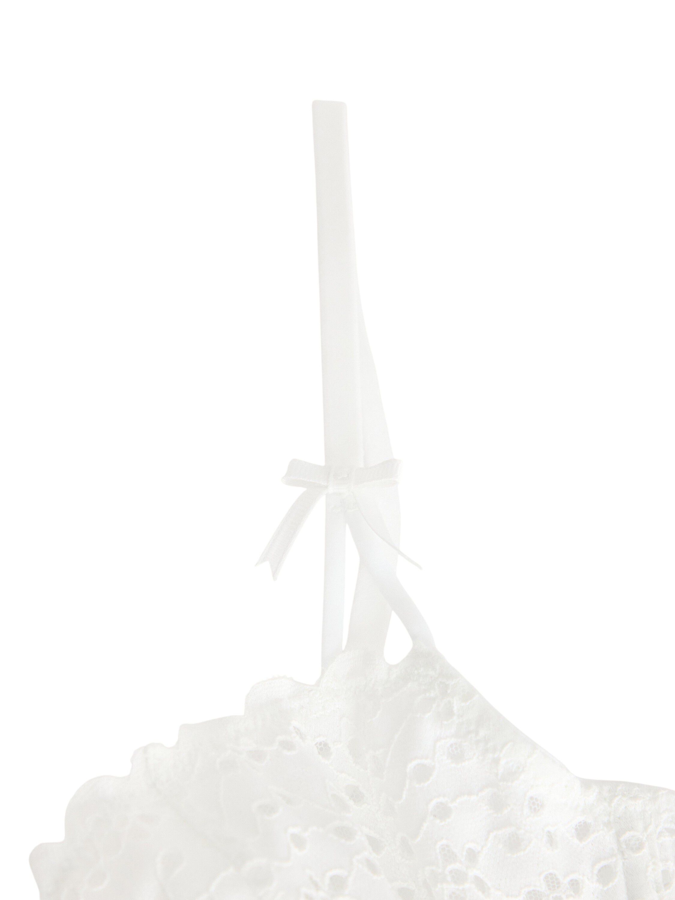 Ovadderad bh med broderi