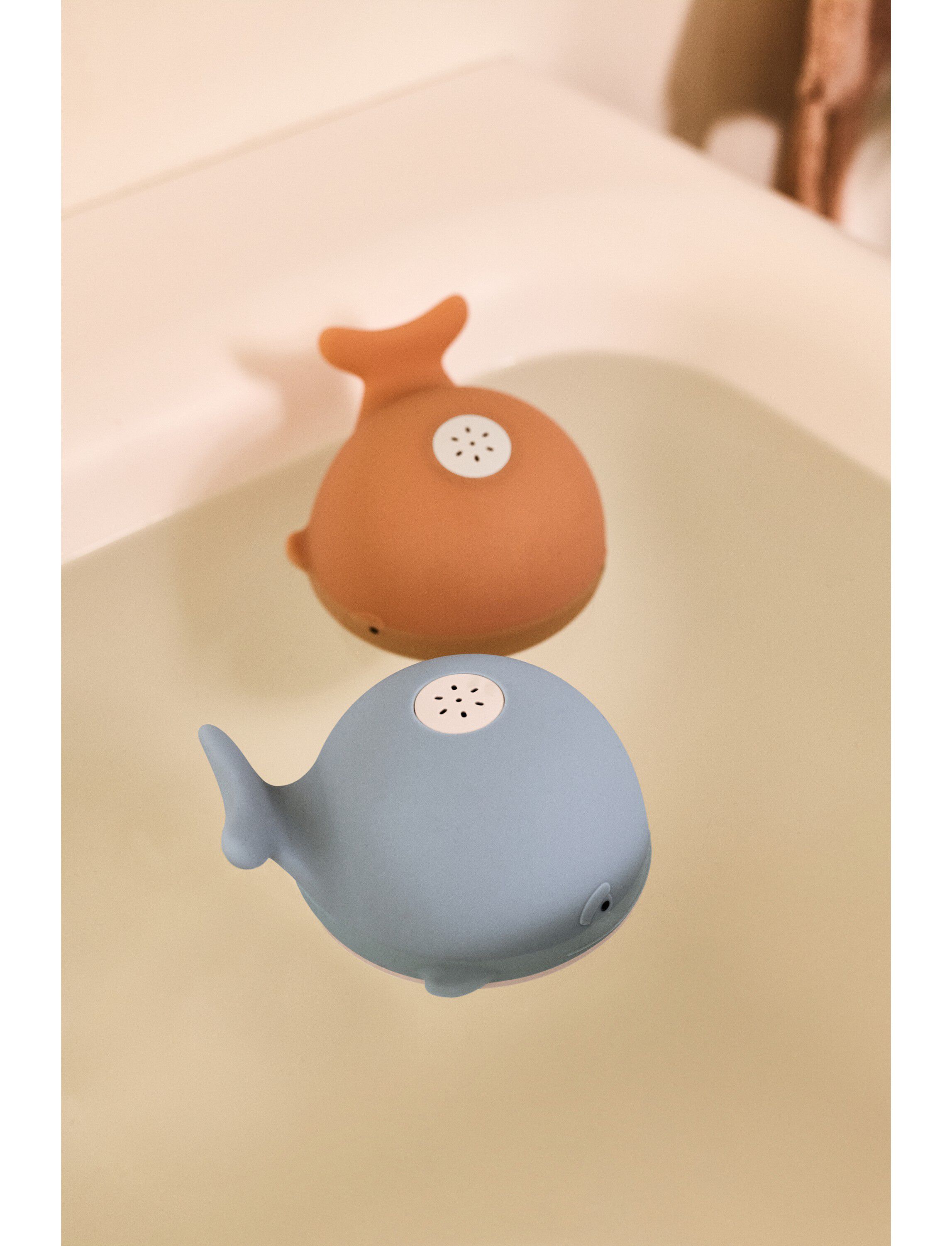 Galen Bath Sprinkler Whale