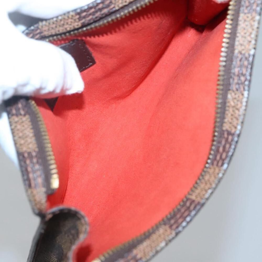 Louis Vuitton Marais