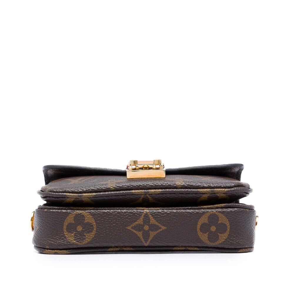 Louis Vuitton Shoulder Bags