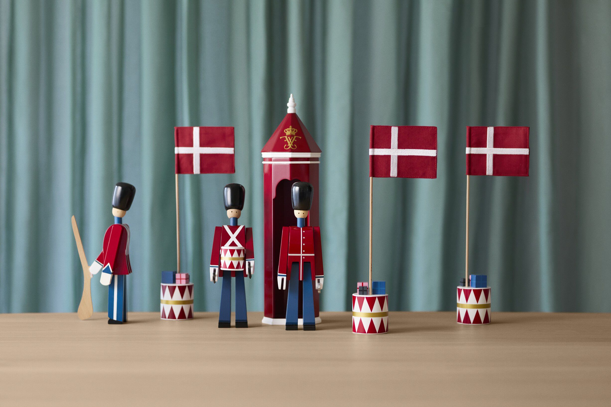 Bordflag dansk H30 cm r&oslash;d/hvid