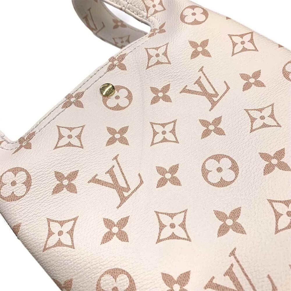 Louis Vuitton Shoulder Bags
