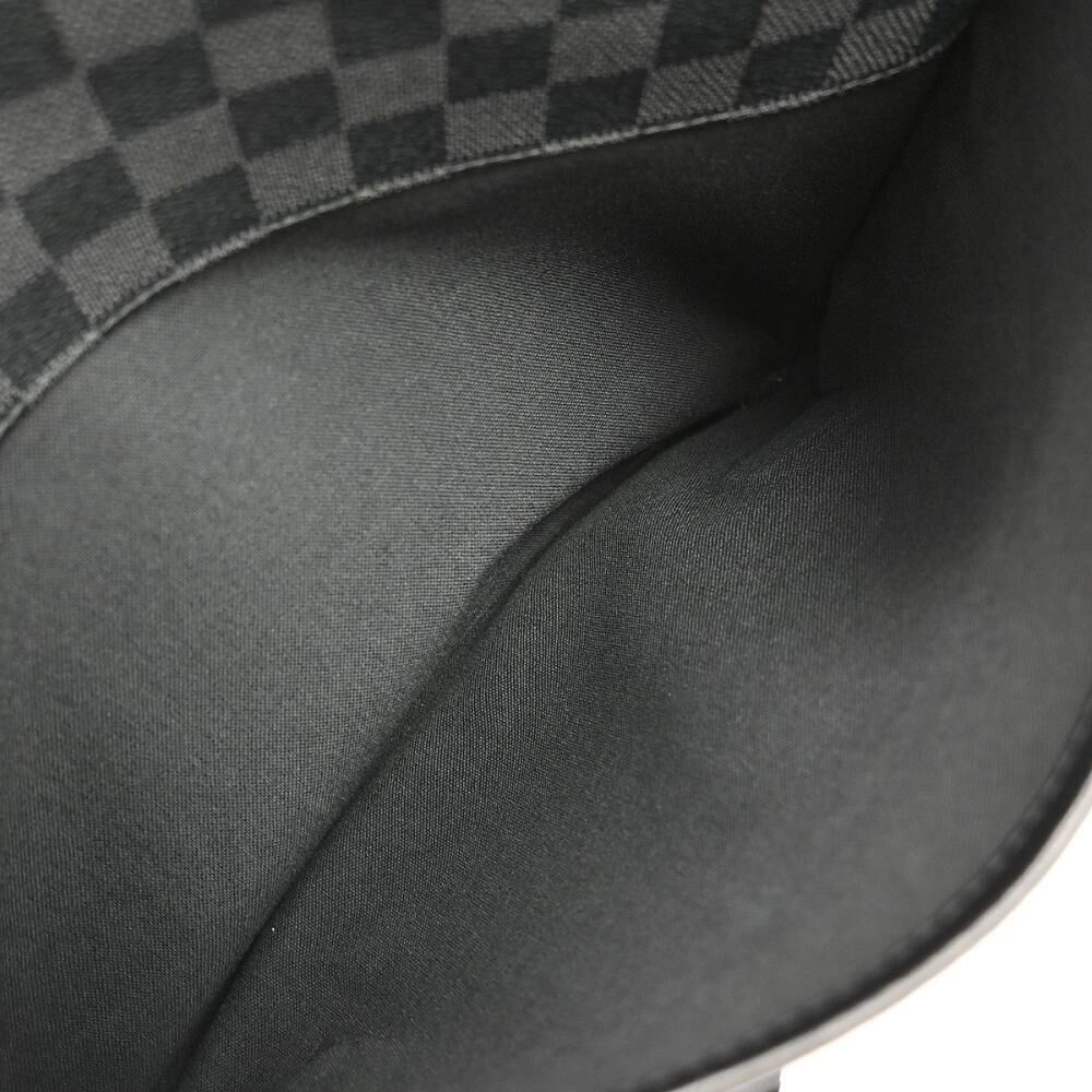 Louis Vuitton Messenger