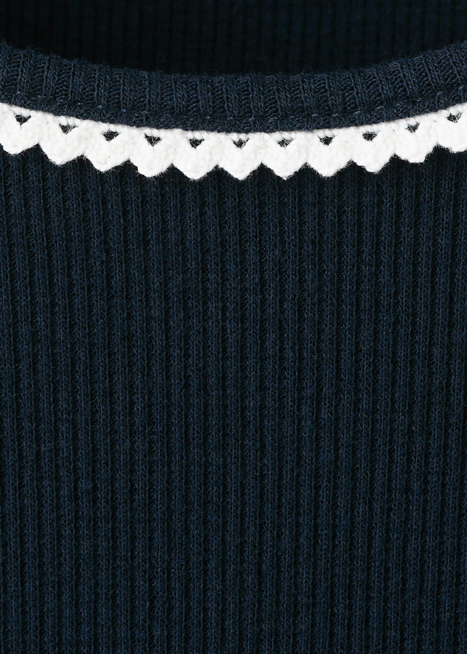 Contrast trim T-shirt