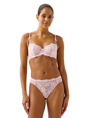 Unpadded wire bra in sheer lace and