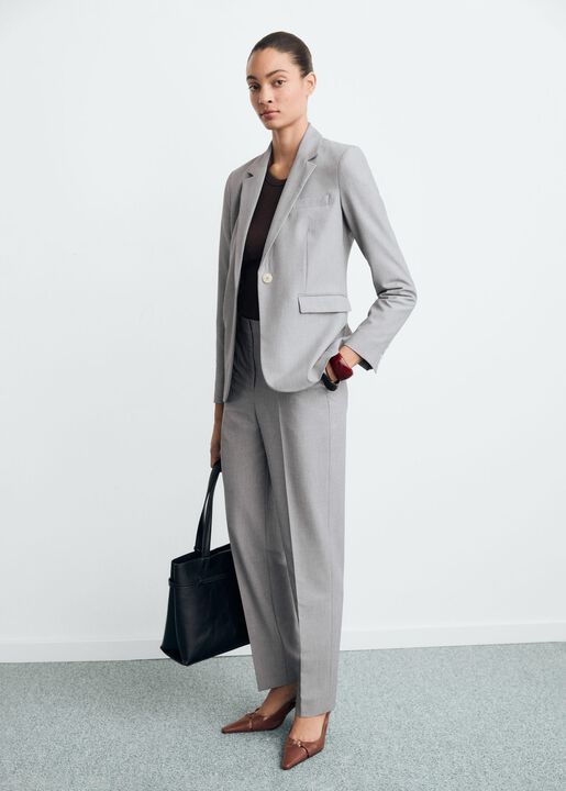 Fitted suit jacket