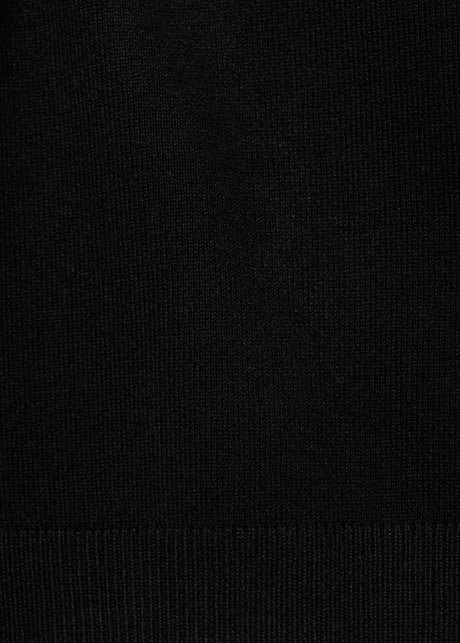 Short-sleeved fine-knit sweater