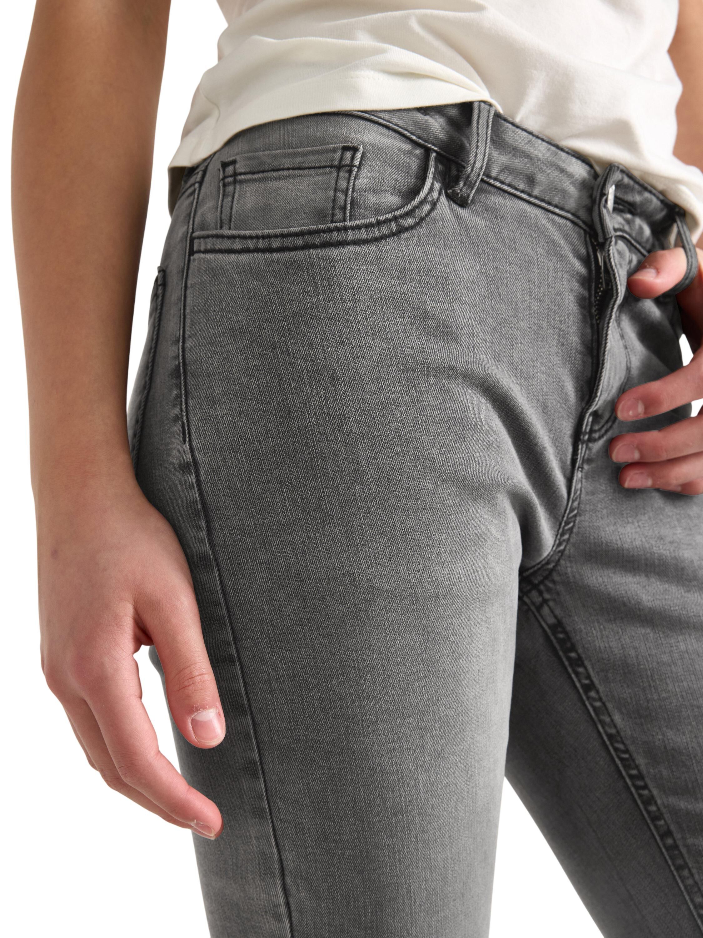 Comfy, woven jeans in cotton blend