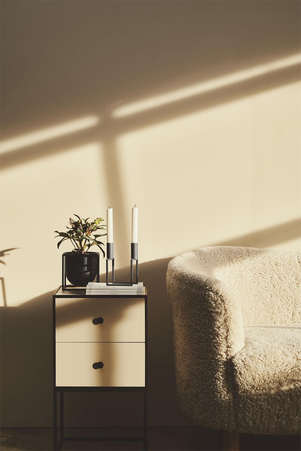 Frame 35 med 2 skuffer - Sortbejdset Ask