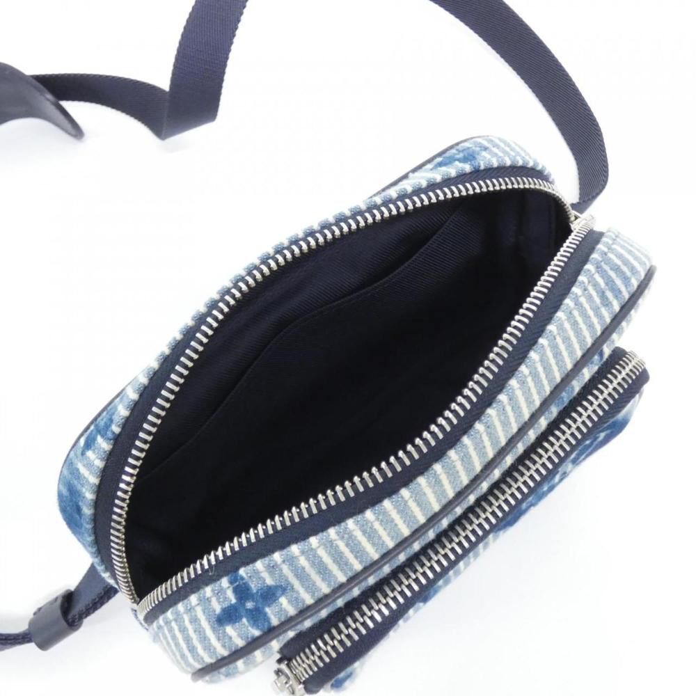 Louis Vuitton Shoulder Bags