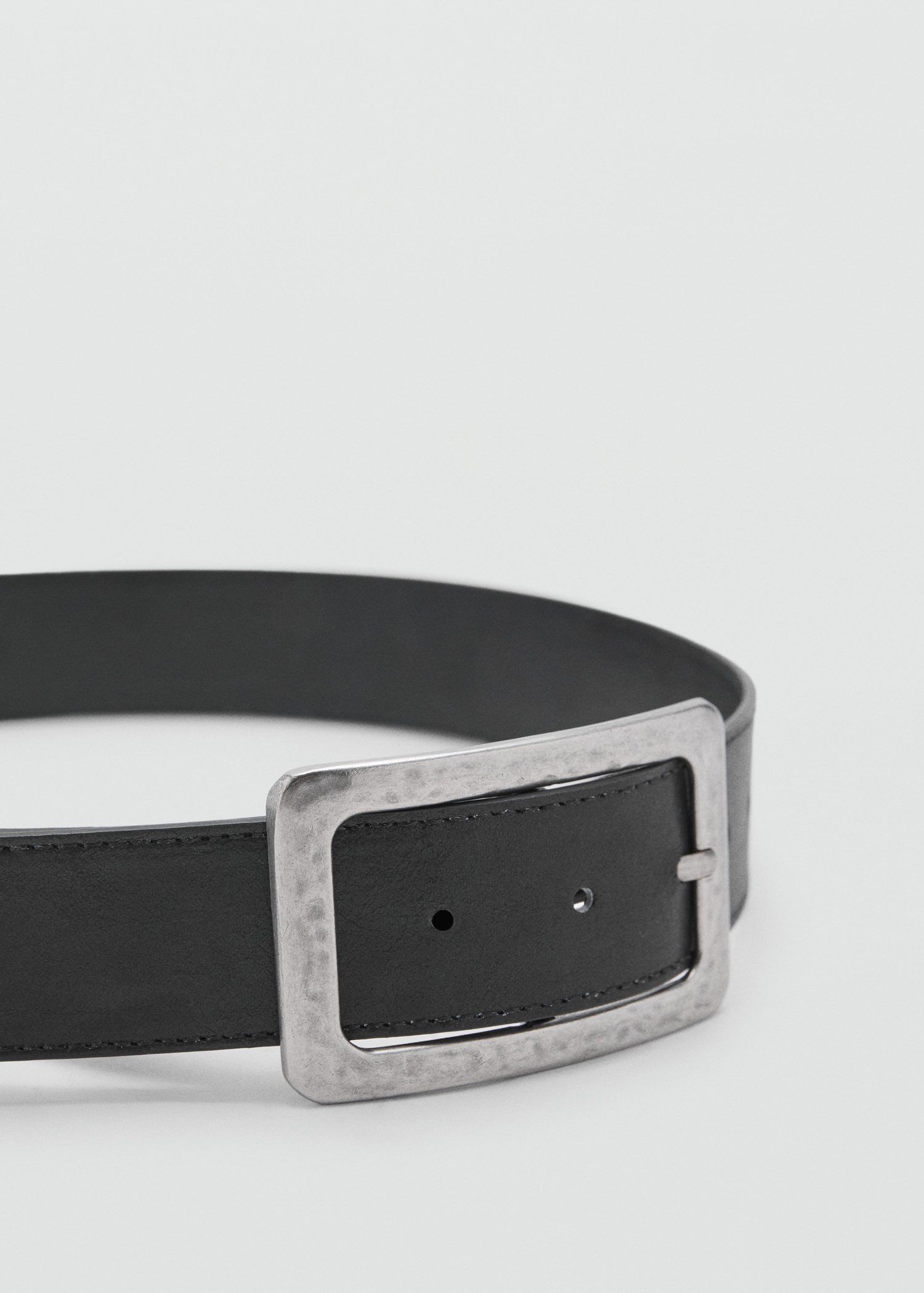 Textured square buckle belt