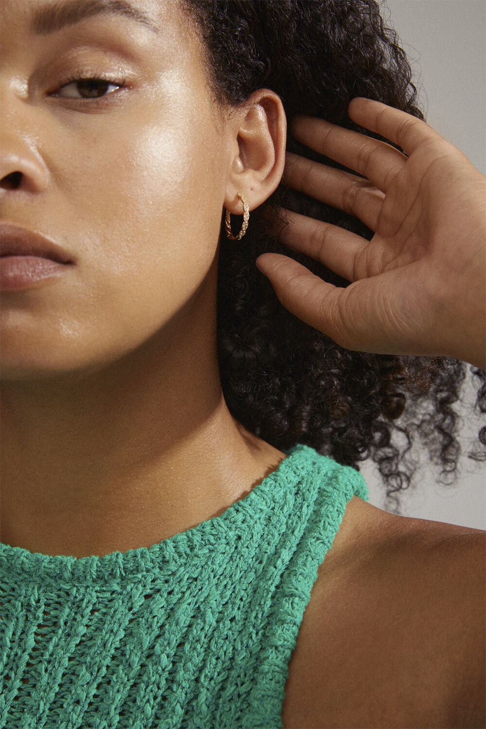 EZO twirled crystal hoops gold-plated