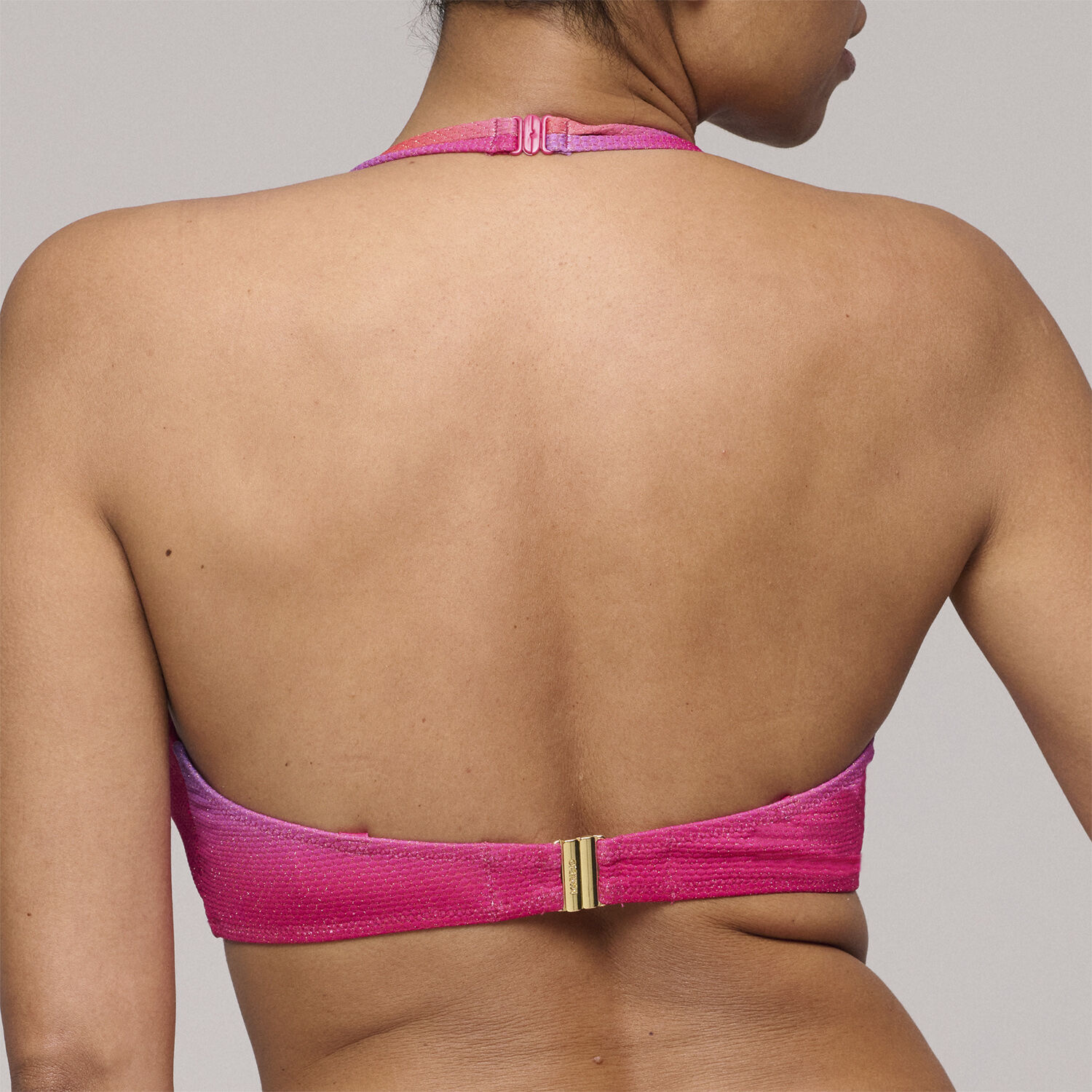 Nusa Dua bikinitop med dyb udsk&aelig;ring og vattering