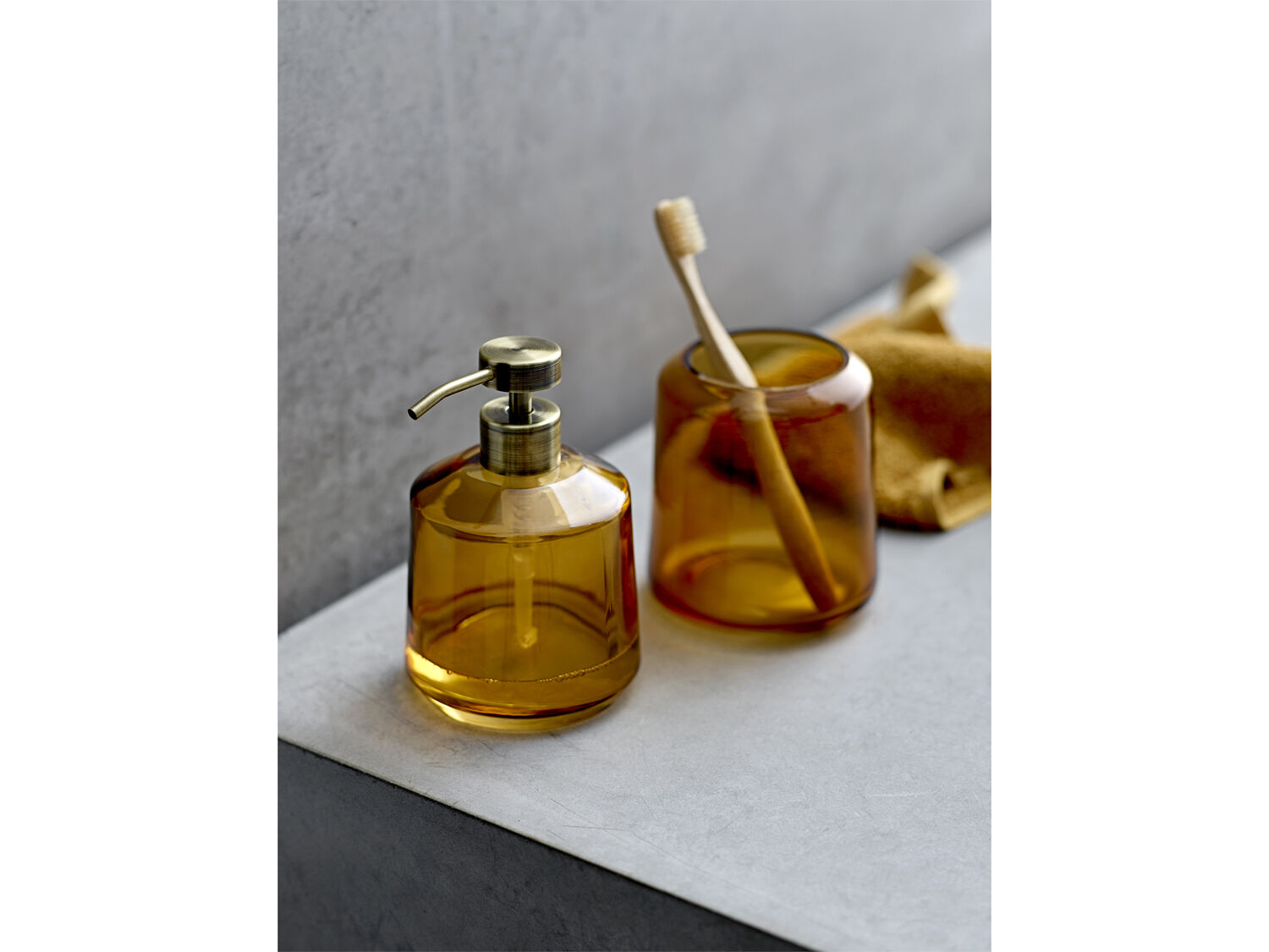 Tv&aring;lpump Vintage Amber