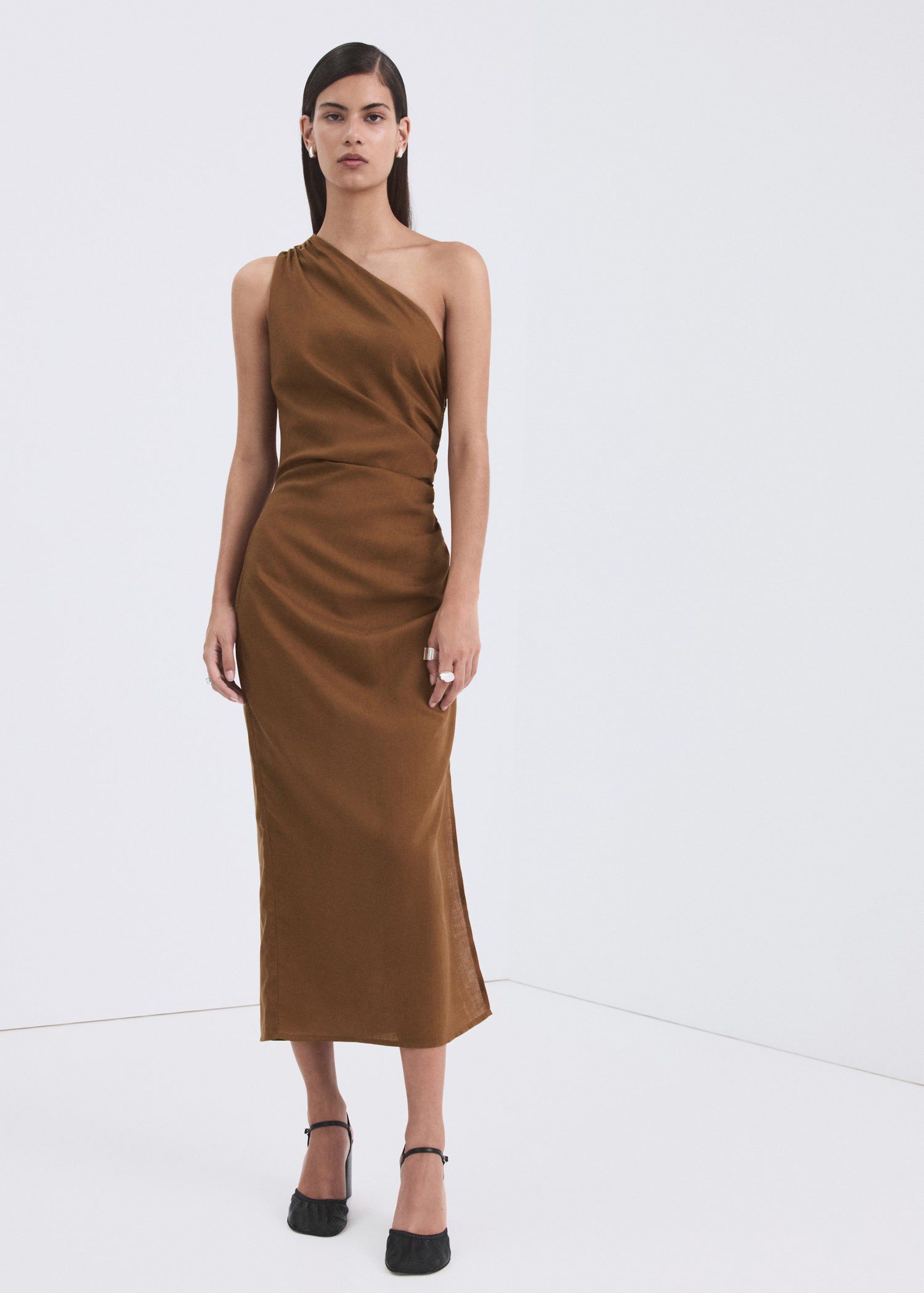 Asymmetrical dress with side slit