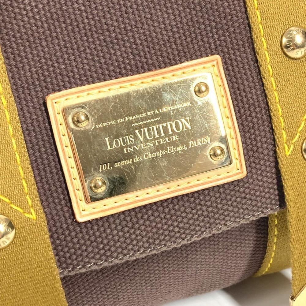 Louis Vuitton Shoulder Bags