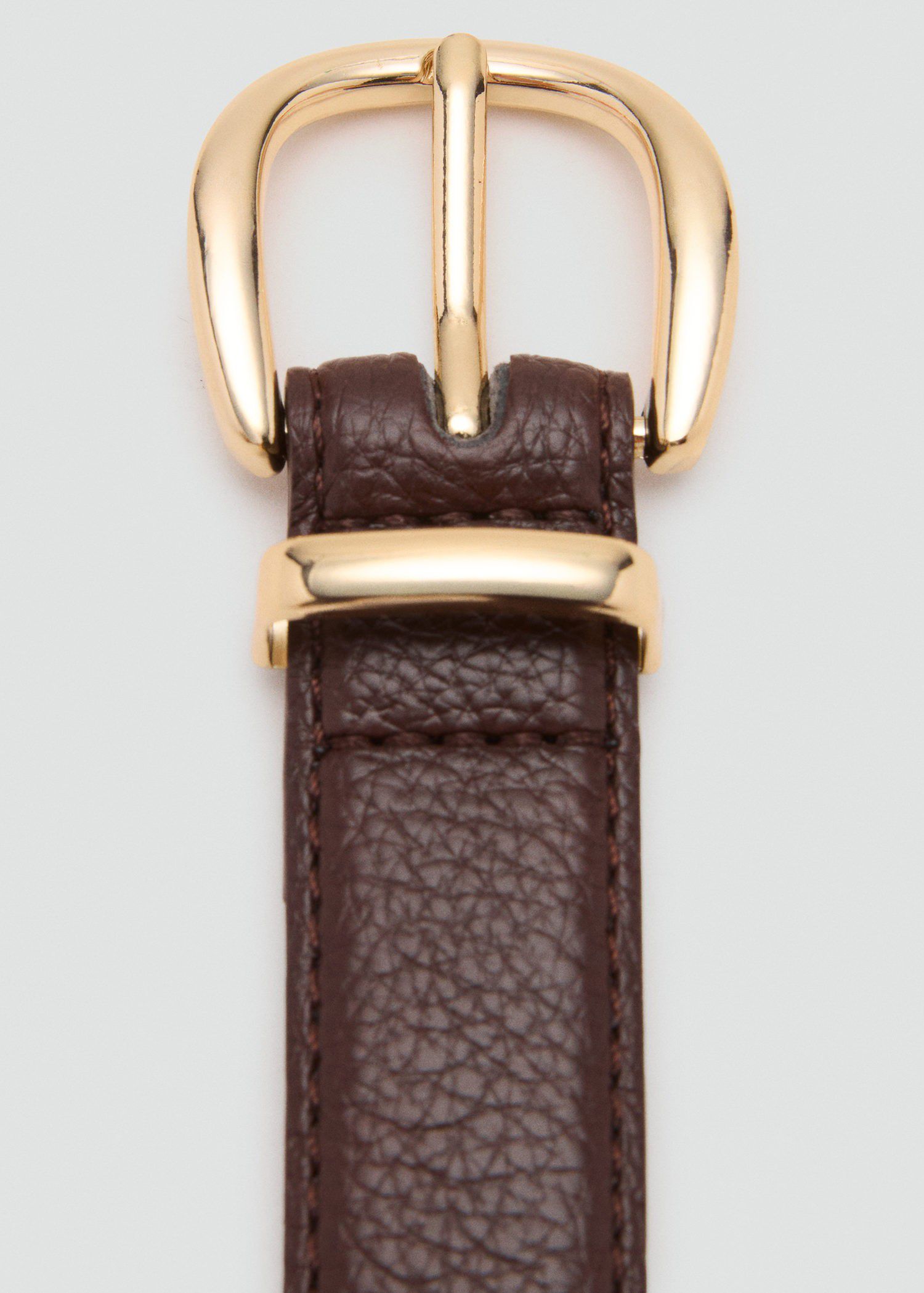 Oval buckle belt