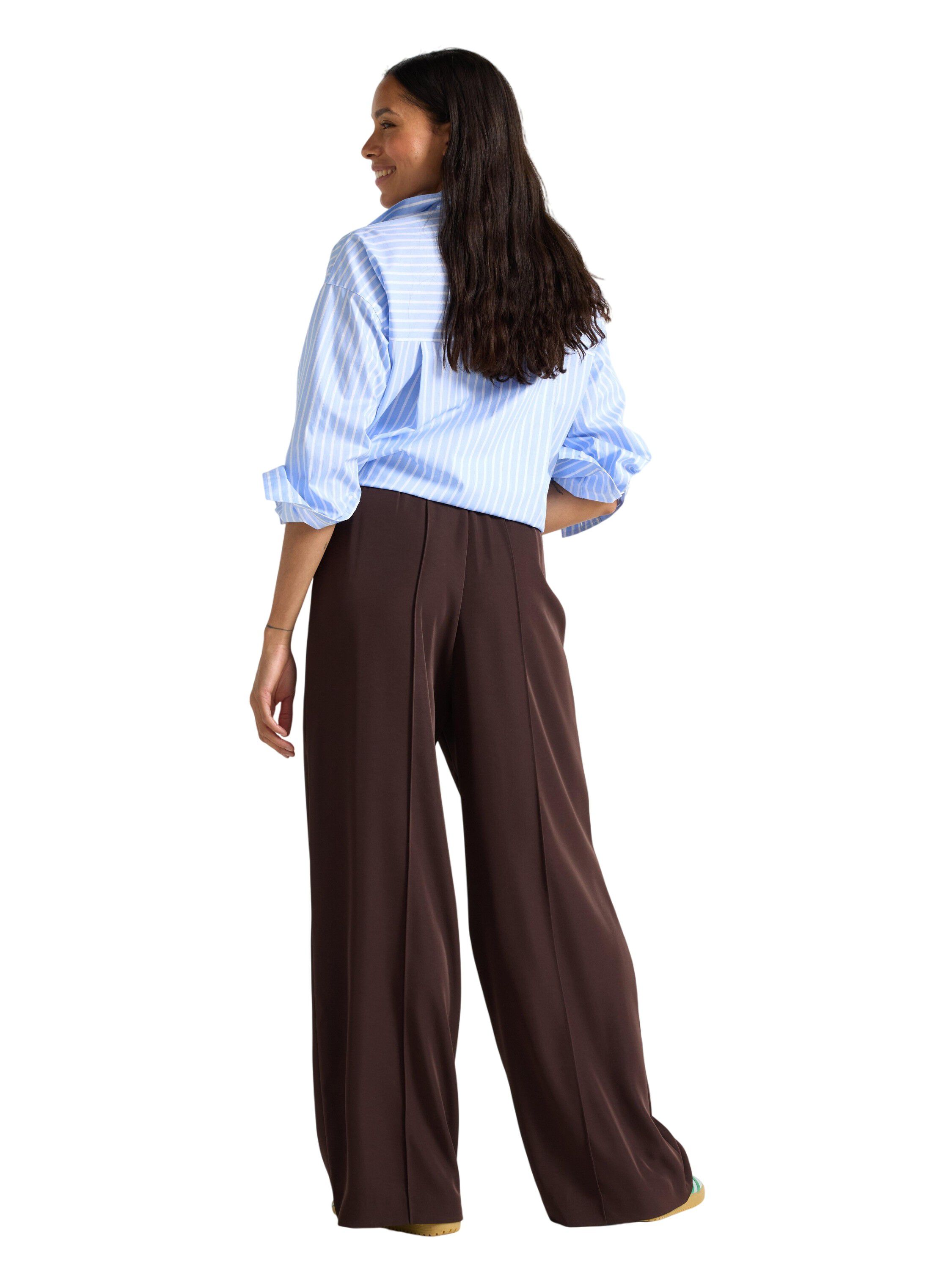 Relaxed jersey trousers with a spor