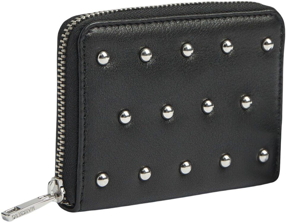 Selmambg Wallet, Studs