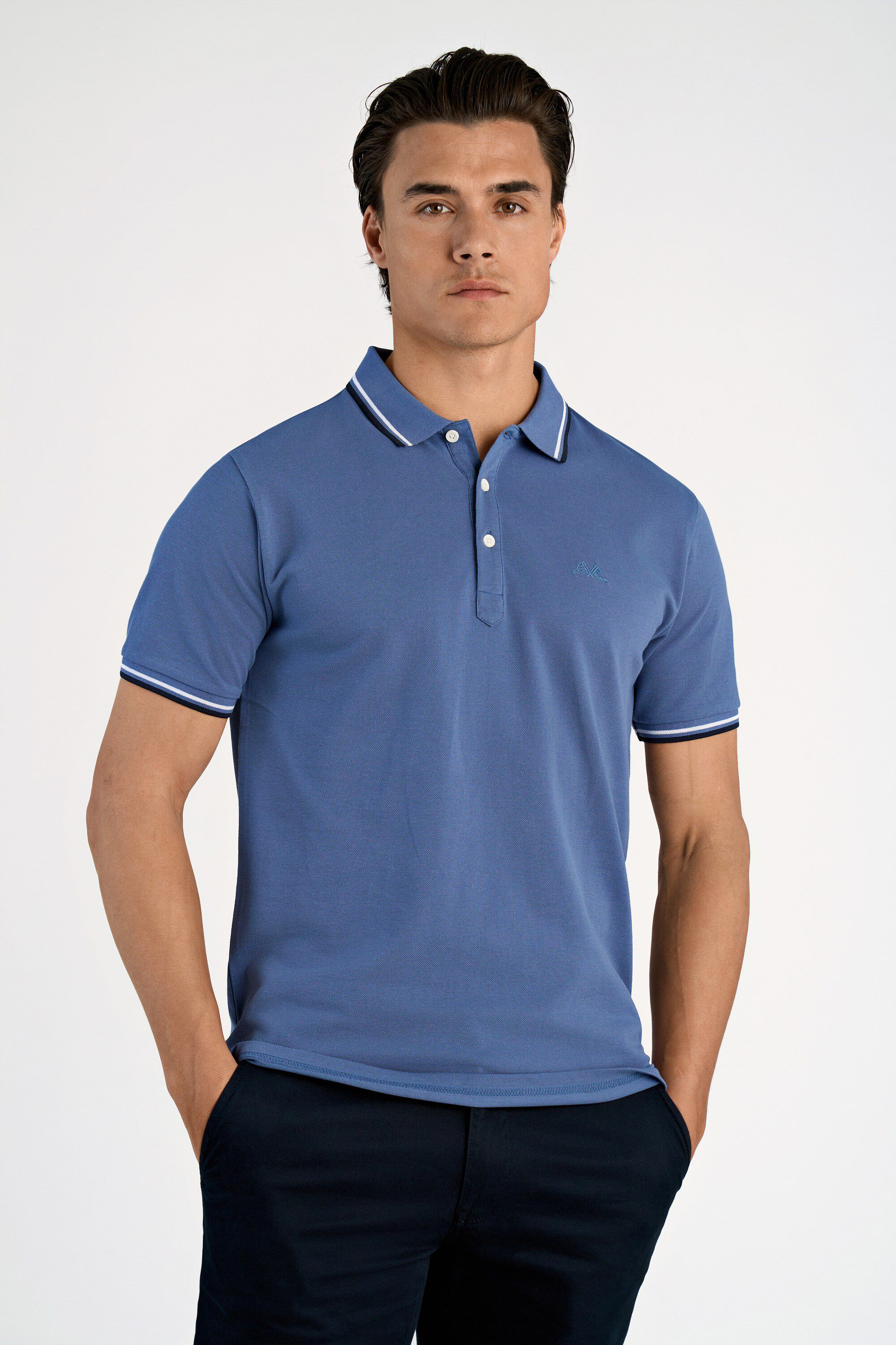 Polo shirt w. contrast piping