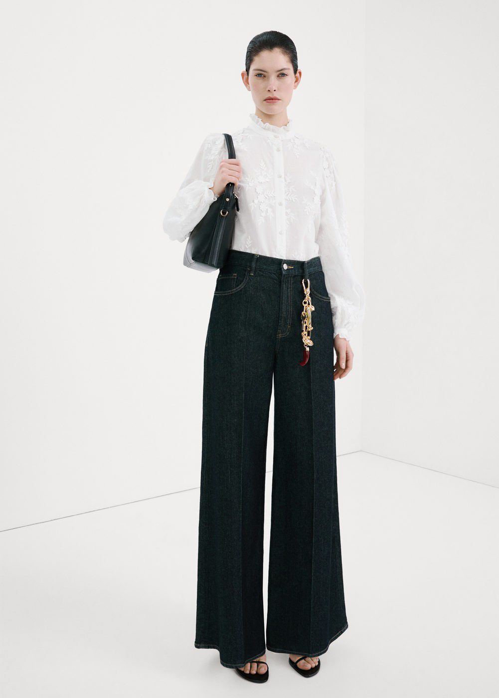 Floral embroidery blouse