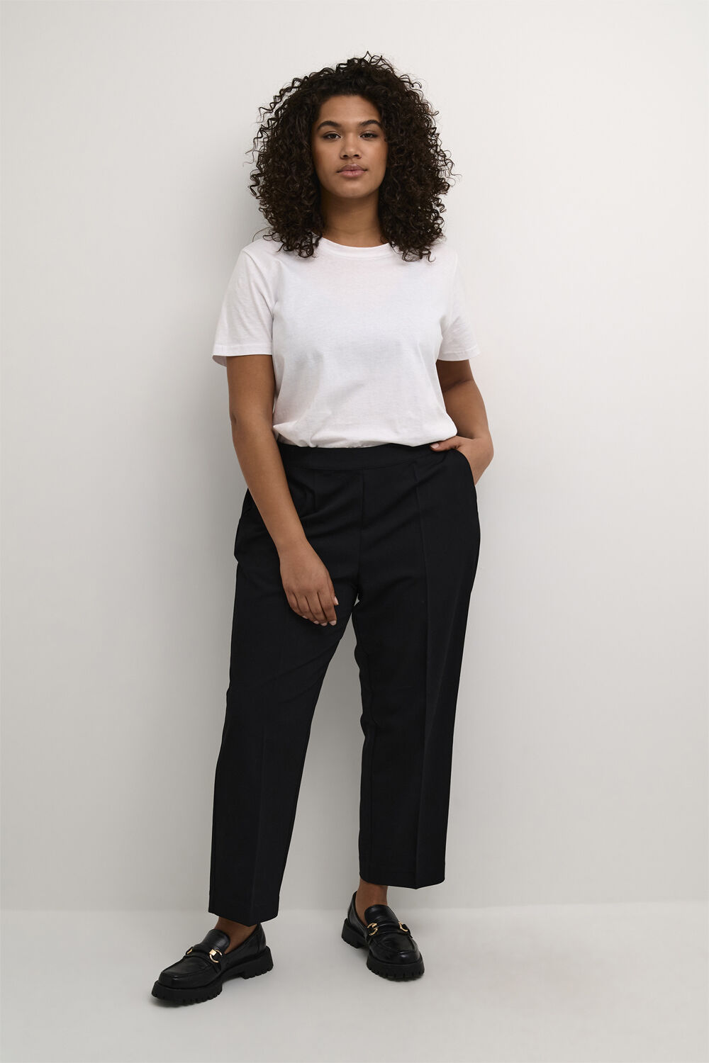 KCsakira Cropped Pants